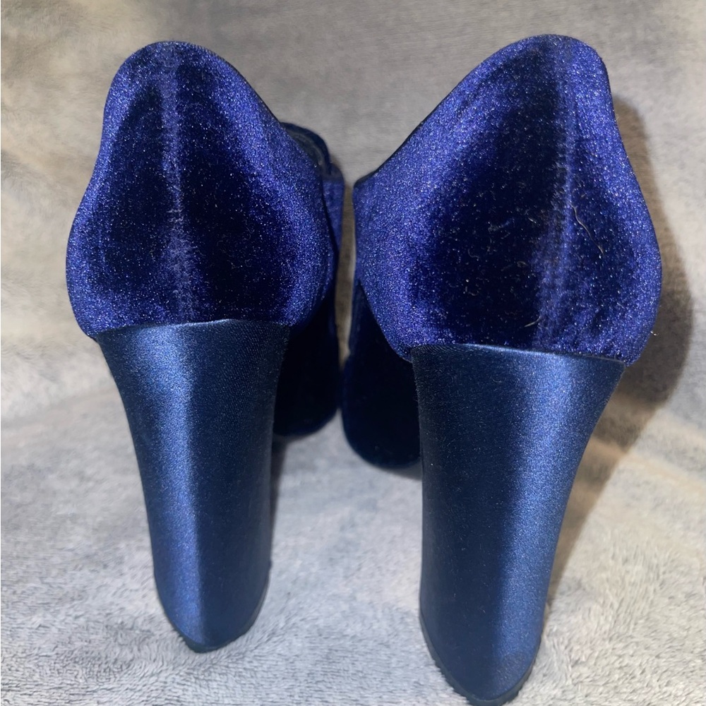 TORY BURCH BLUE VELVET CARLEY. EUC - Picture 3 of 7